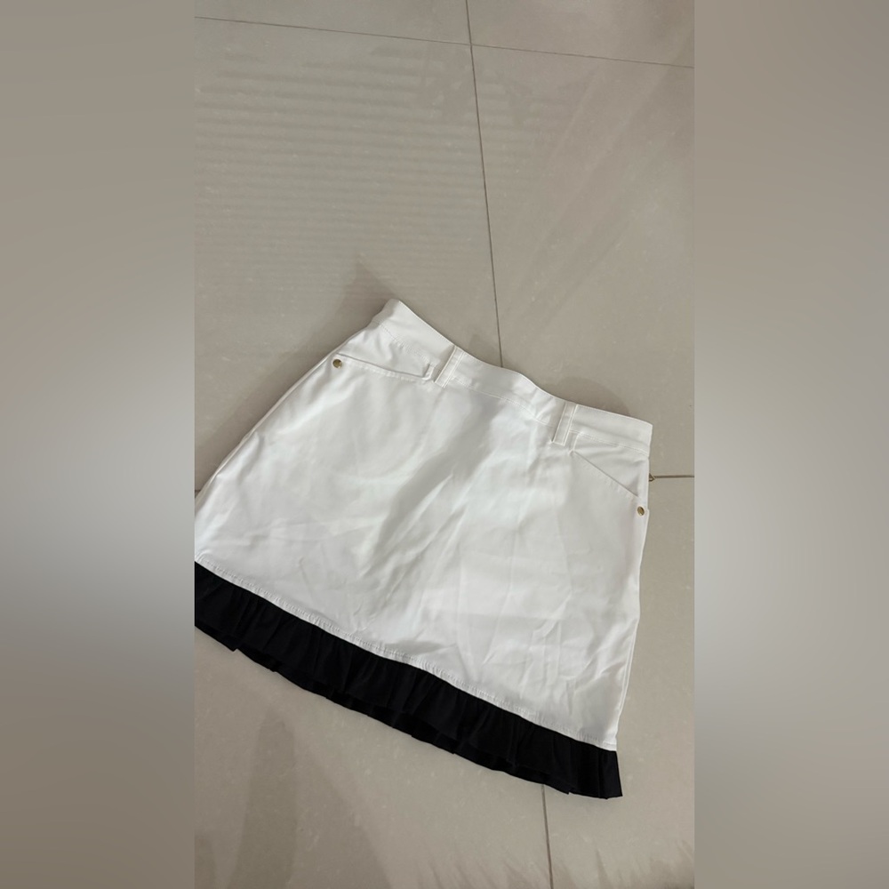 Brendratti White and Black Skirt